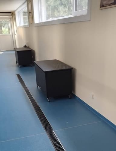 small photos on the bottom